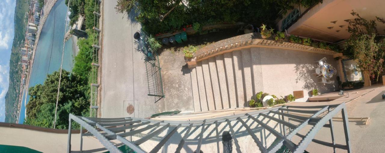 Panoramic Apartments In Villa In Center "The Beach And The Cliff" 1 Agropoli Exteriér fotografie