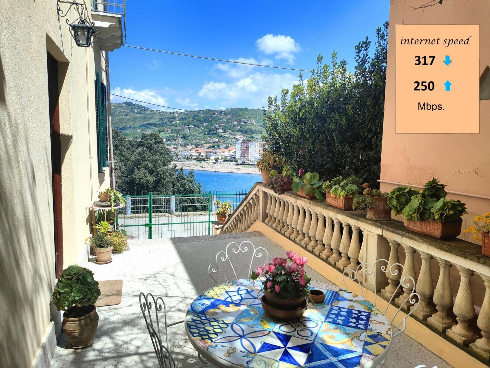 Panoramic Apartments In Villa In Center "The Beach And The Cliff" 1 Agropoli Exteriér fotografie